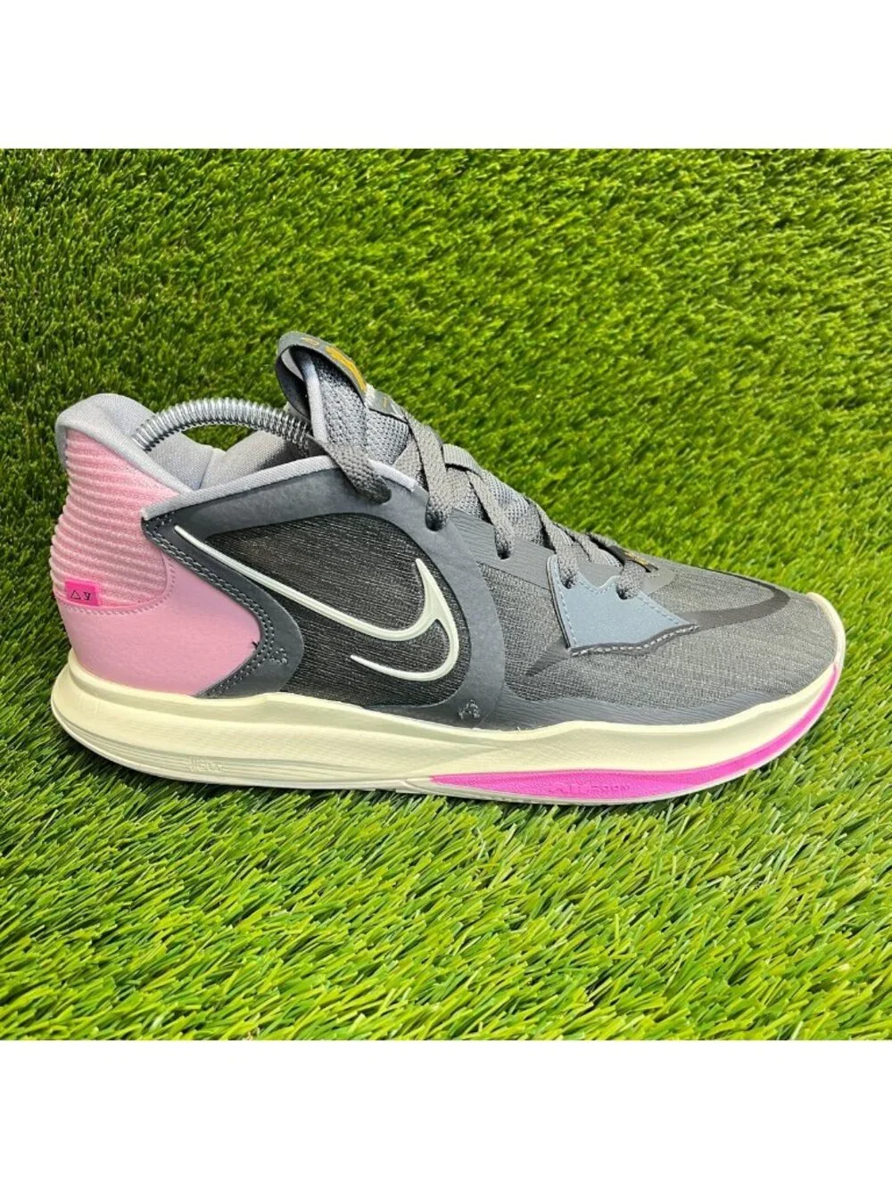 Nike Kyrie 5 Low Preservation Mens Size 9.5 Gray Pink Basketball Shoes Sneakers